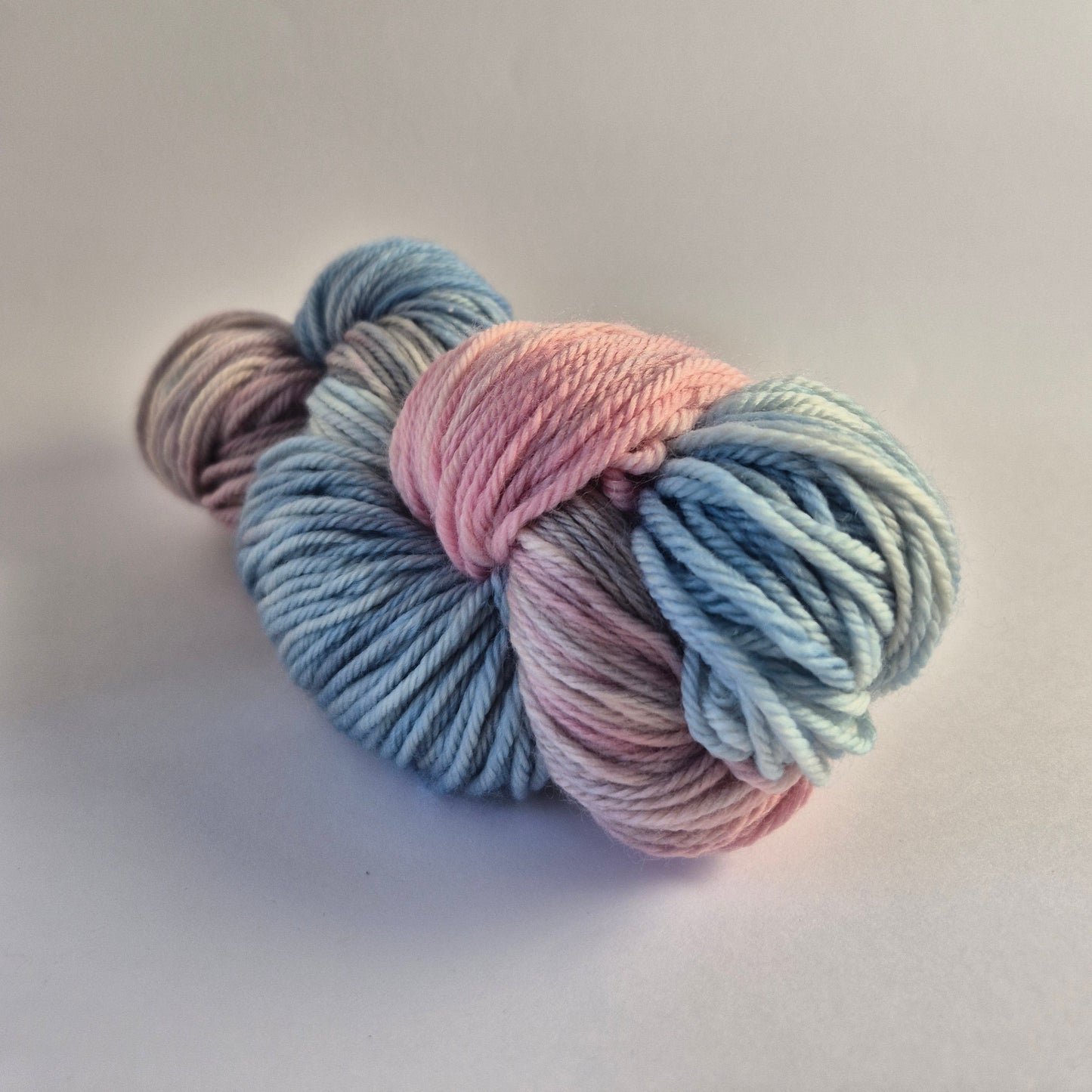 Bourke’s Parrot – Hand Dyed 100% Merino Yarn (8ply DK, 100g Skein)