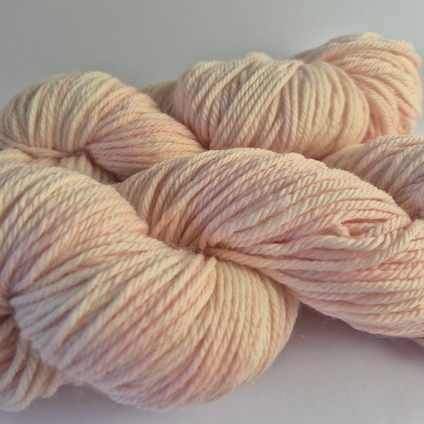 Millions of Peaches – Hand Dyed 100% Merino Yarn (8ply DK, 100g Skein)