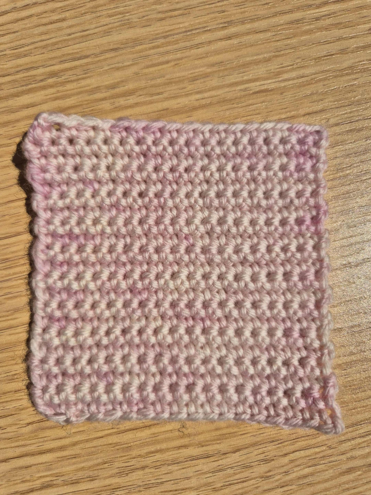 Millions of Peaches – Hand Dyed 100% Merino Yarn (8ply DK, 100g Skein)
