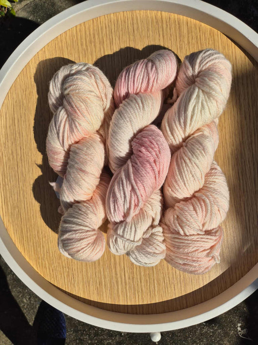 Millions of Peaches – Hand Dyed 100% Merino Yarn (8ply DK, 100g Skein)
